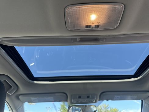 Used 2016 Toyota Corolla LE Premium FWD image 17
