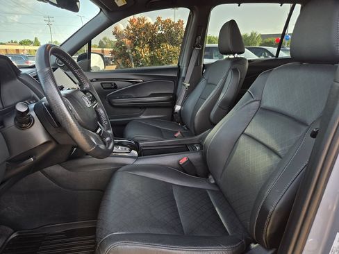 Used 2023 Honda Passport Elite image 16