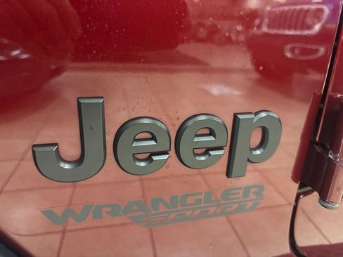Used 2021 Jeep Wrangler Sport AWD/4WD image 7