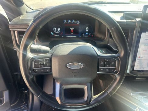 Used 2022 Ford Expedition Platinum image 18