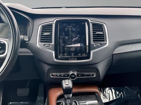 Used 2020 Volvo XC90 T6 Momentum w/ Protection Package Premier AWD/4WD image 23