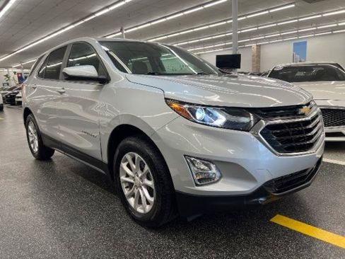 Used 2021 Chevrolet Equinox LT w/ Driver Convenience Package AWD/4WD image 4