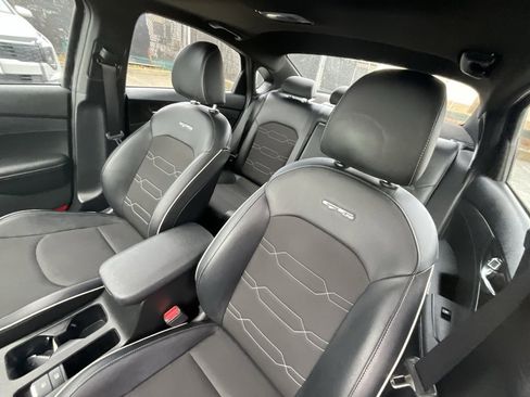 Used 2022 Kia Forte GT-Line w/ GT-Line Premium Package image 9