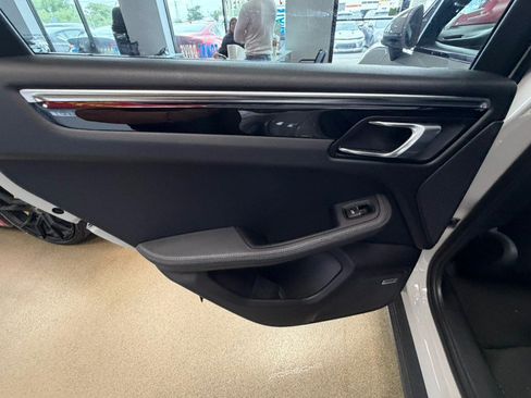 Used 2021 Porsche Macan S AWD/4WD image 58