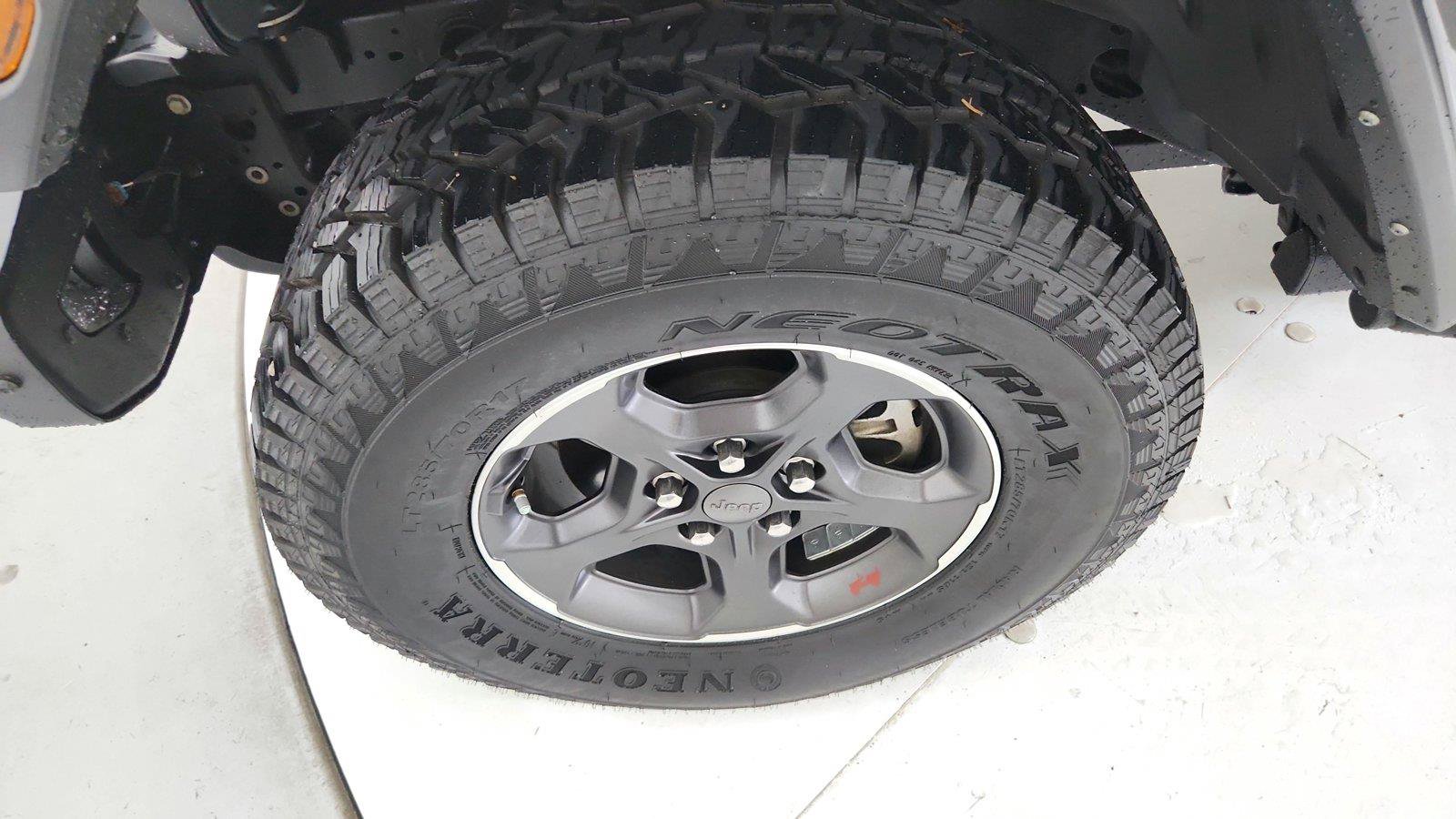 Used 2021 Jeep Gladiator Rubicon AWD/4WD image 38