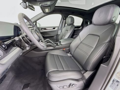 New 2026 Porsche Cayenne Coupe AWD/4WD image 5