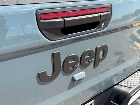 New 2026 Jeep Gladiator Sport AWD/4WD image 32