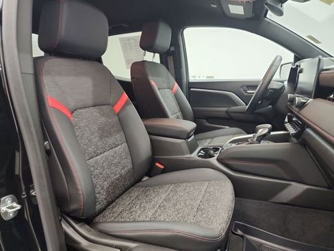 Used 2023 Chevrolet Colorado Z71 w/ Z71 Convenience Package 2 image 28