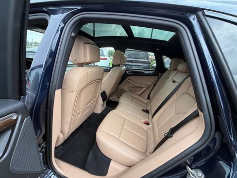 Used 2021 Porsche Macan S AWD/4WD image 11