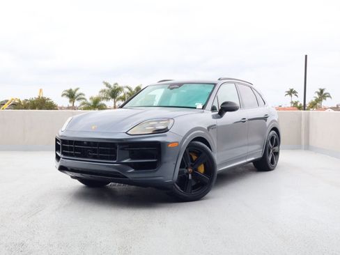 New 2026 Porsche Cayenne E-Hybrid AWD/4WD image 1