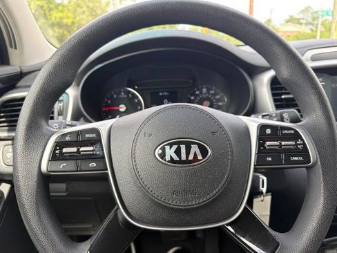 Used 2020 Kia Sorento FWD V6 image 10