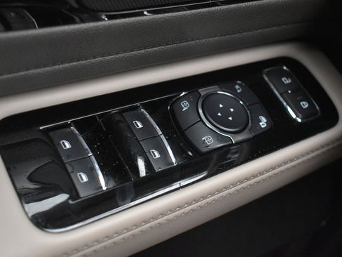 Used 2023 Lincoln Aviator Reserve w/ Equipment Group 201A AWD/4WD image 18
