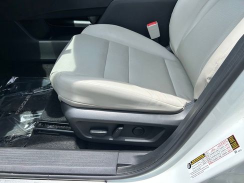 Certified 2021 Nissan Rogue SV w/ Premium Package FWD image 18