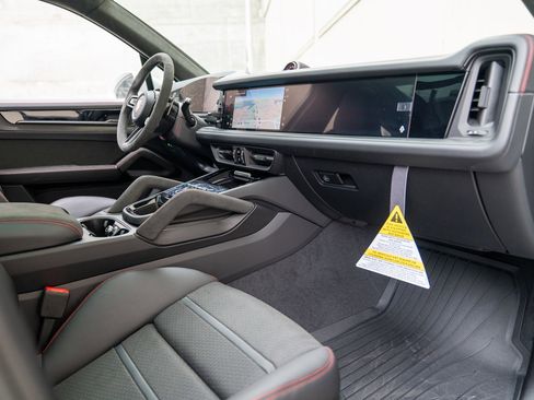 New 2025 Porsche Cayenne GTS image 23