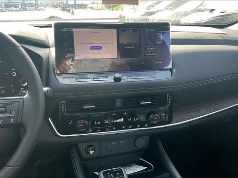 New 2025 Nissan Rogue Platinum w/ Platinum Premium Package image 11