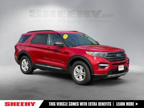 Certified 2022 Ford Explorer XLT w/ Equipment Group 202A AWD/4WD image 1