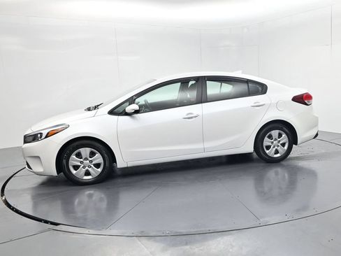Used 2018 Kia Forte LX w/ LX Popular Package FWD image 4