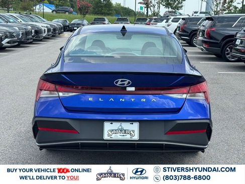 Used 2025 Hyundai Elantra Sport image 12