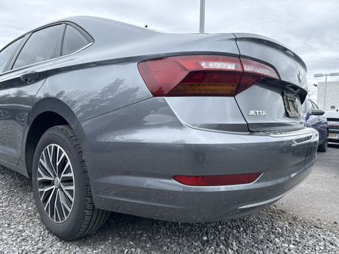 Used 2019 Volkswagen Jetta SEL w/ Cold Weather Package FWD image 5