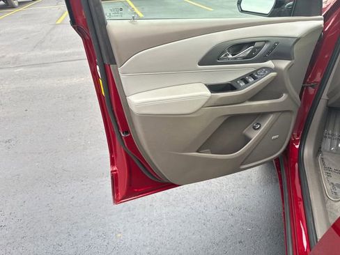 Used 2020 Chevrolet Traverse Premier image 18