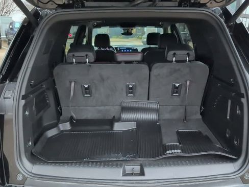 Used 2024 Chevrolet Traverse Z71 w/ Enhanced Driving Package image 11