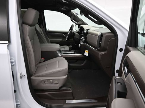 New 2026 GMC Sierra 1500 SLT w/ SLT Premium Plus Package image 11