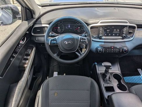 Used 2020 Kia Sorento AWD V6 image 16