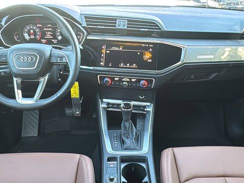 Certified 2025 Audi Q3 2.0T Premium image 17