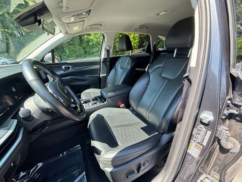 Used 2024 Kia Sorento S FWD image 38