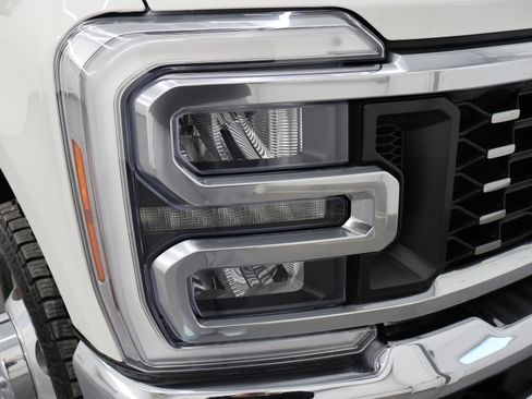 Used 2023 Ford F350 Lariat w/ FX4 Off-Road Package image 25