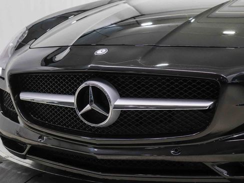 Used 2011 Mercedes-Benz SLS AMG Coupe image 8