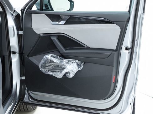 New 2026 Volkswagen Tiguan SE image 69