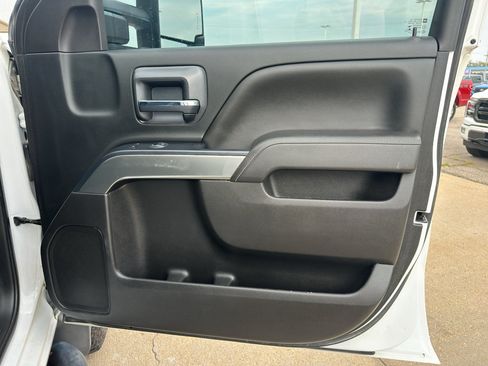 Used 2018 Chevrolet Silverado 2500 LT AWD/4WD image 19