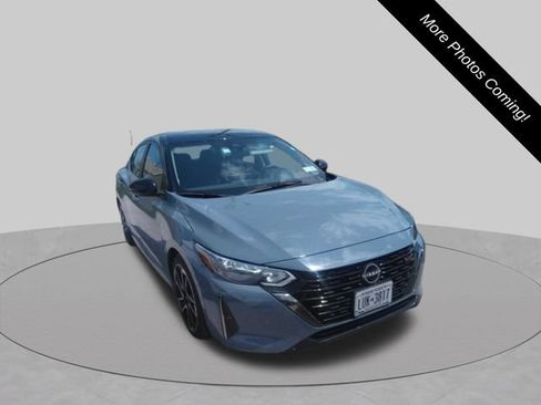 Used 2025 Nissan Sentra SR FWD image 2