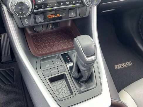 Certified 2020 Toyota RAV4 Limited FWD image 24