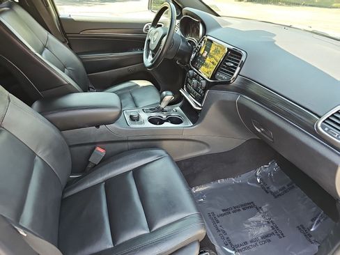 Used 2020 Jeep Grand Cherokee Limited AWD/4WD image 10