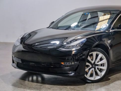 Used 2019 Tesla Model 3 Standard Range Plus image 7