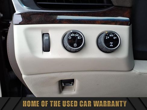 Used 2015 Cadillac Escalade Premium image 18