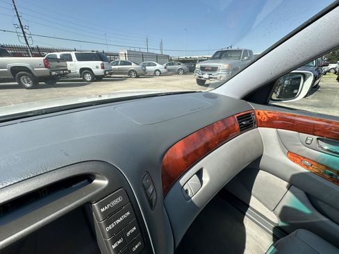 Used 2006 Lexus LS 430 RWD image 28
