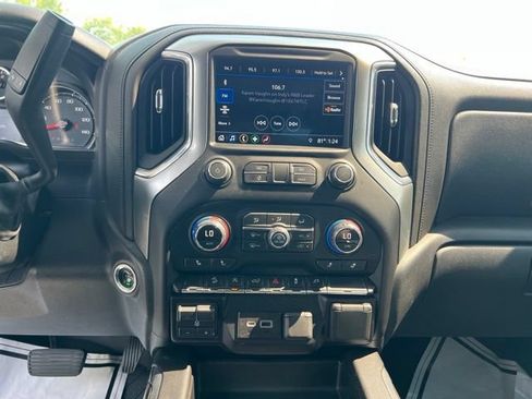 Used 2019 Chevrolet Silverado 1500 LT Trail Boss AWD/4WD image 16