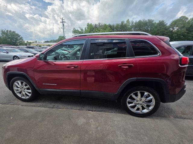 Used 2017 Jeep Cherokee Limited FWD image 8