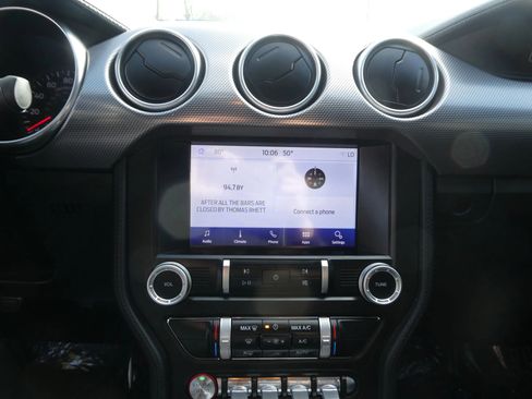 Used 2020 Ford Mustang GT w/ Equipment Group 301A image 20