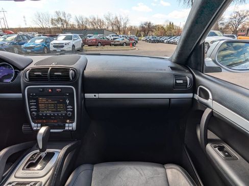 Used 2010 Porsche Cayenne GTS image 18