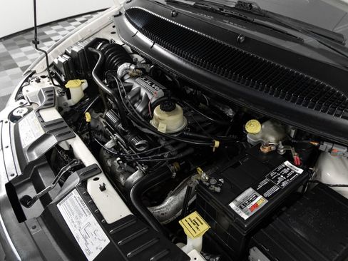 Used 2006 Chrysler Town & Country LX image 39