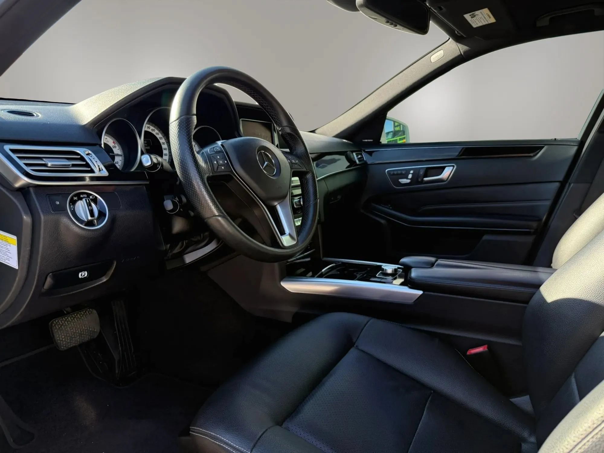 Used 2014 Mercedes-Benz E 250 BlueTEC Sedan w/ Premium 1 Package image 9