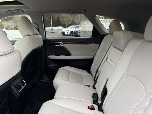 Used 2021 Lexus RX 350L Premium w/ Premium Package image 17