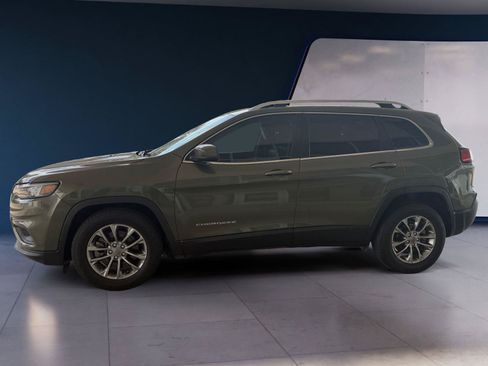 Used 2019 Jeep Cherokee Latitude Plus FWD image 2
