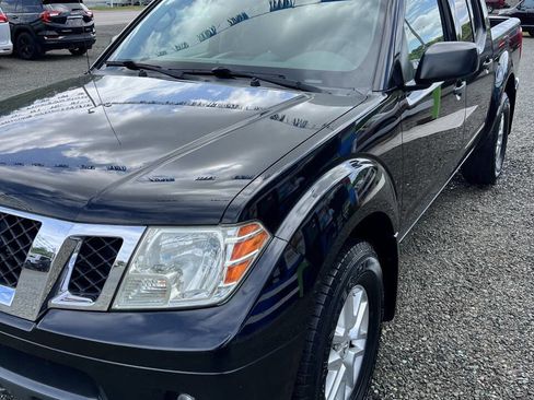 Used 2015 Nissan Frontier SV w/ SV Value Truck Package AWD/4WD image 5