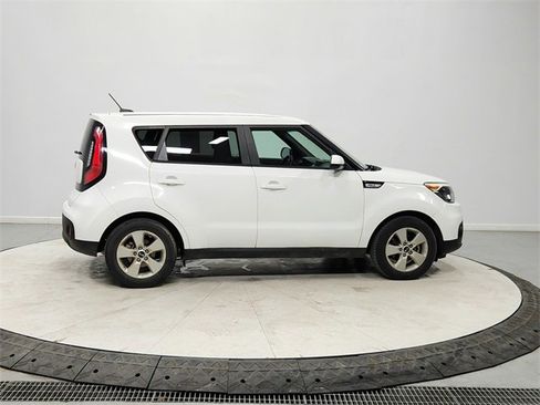 Used 2017 Kia Soul image 8