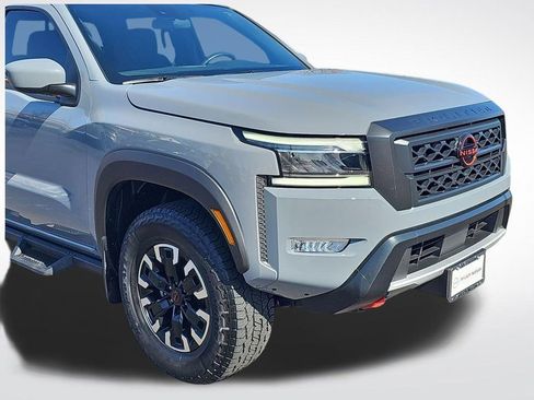 Used 2023 Nissan Frontier PRO-4X w/ Technology Package image 11